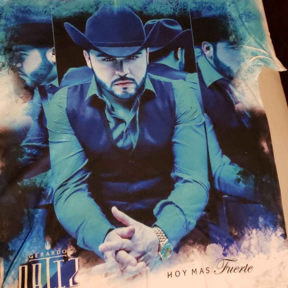 Autographed Gerardo Ortiz tour shirt